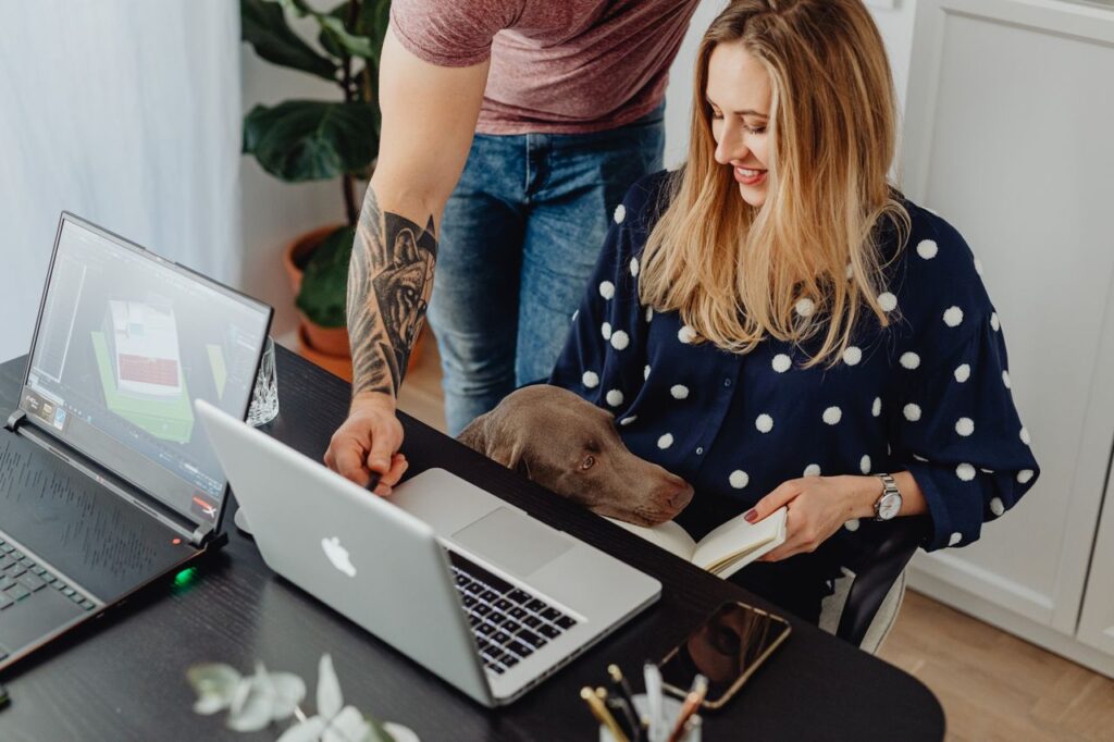 cane in ufficio